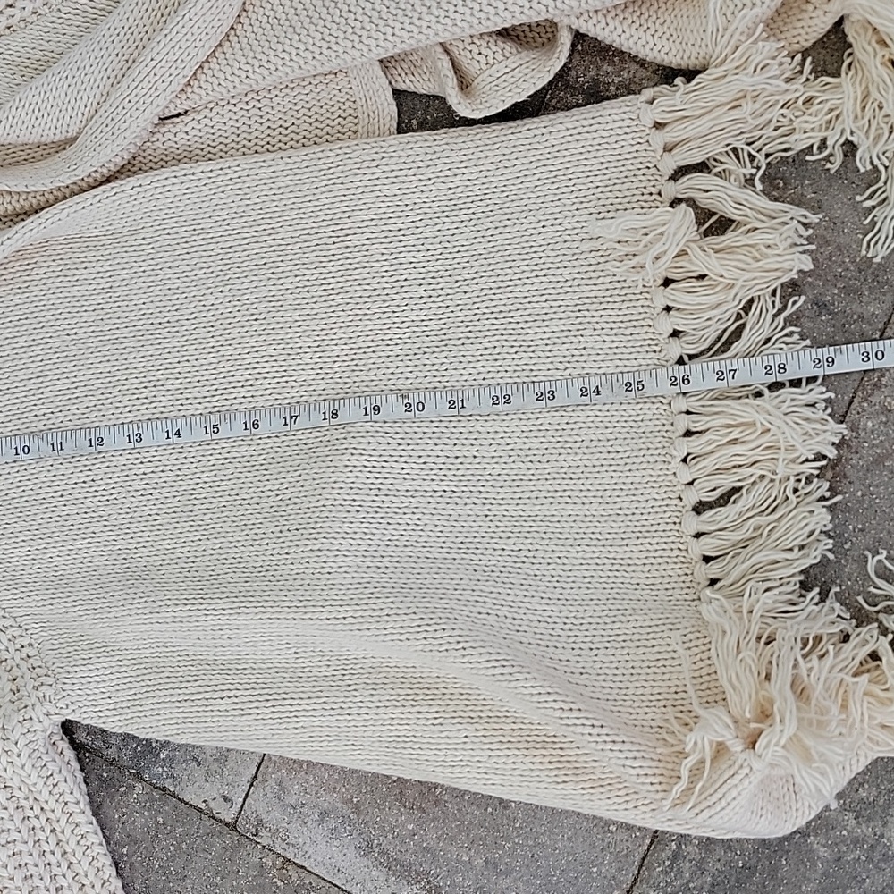Victoria's Secret Chunky Knit Cardigan Sweater Sz SP Asymmetrical Fringe Cream - Picture 10 of 11